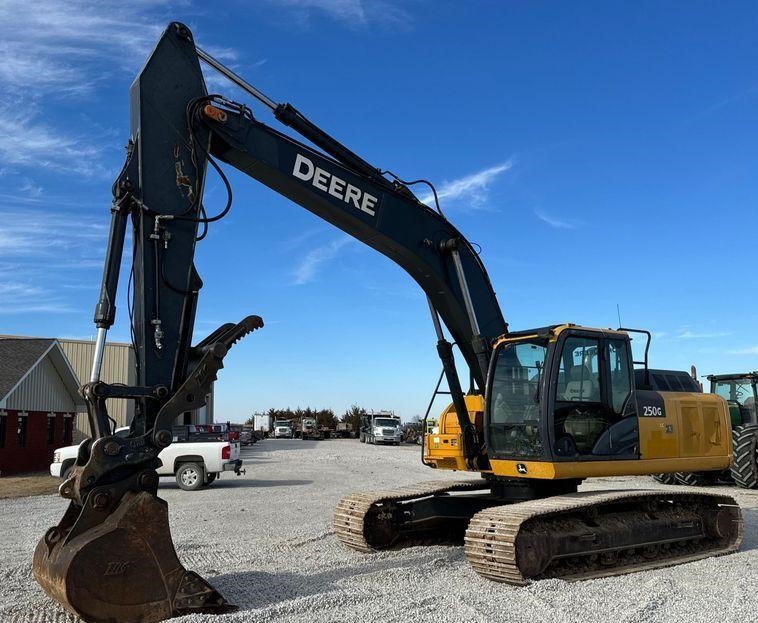 2015 John Deere 250G LC excavator