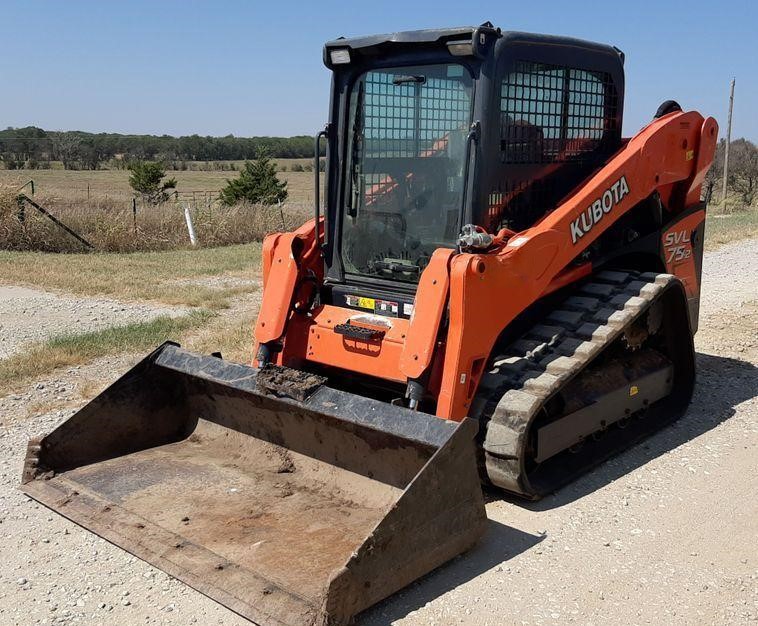 2017 Kubota SVL75-2  tracked skid steer loader